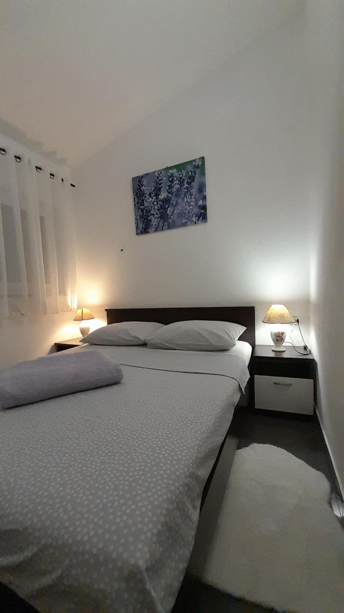 Apartmani Ivankovic Карлобаг Номер фото